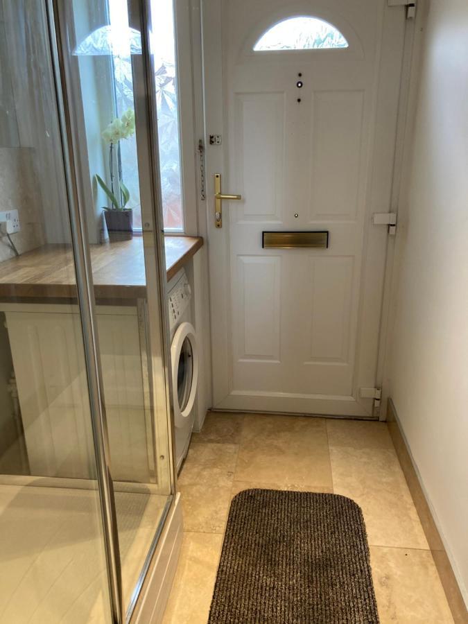 Double Bed Self Contained Annexe 14B Is To The Right Of The Main House Apartment Salisbury Bagian luar foto
