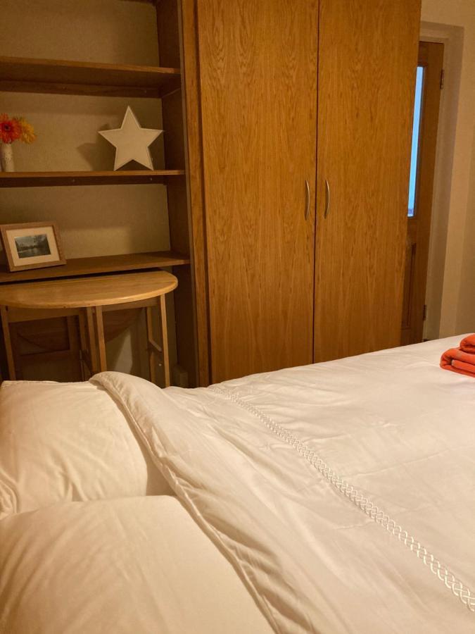 Double Bed Self Contained Annexe 14B Is To The Right Of The Main House Apartment Salisbury Bagian luar foto